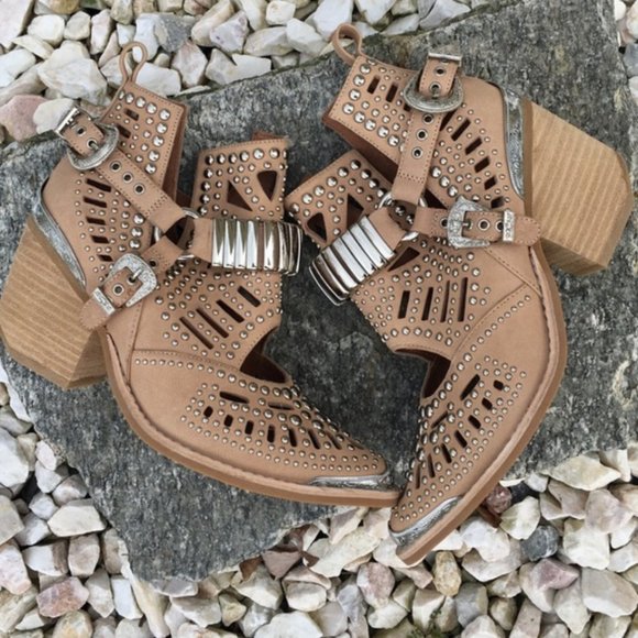 NIB Jeffrey Campbell Wylie Stud Botas - Picture 1 of 3